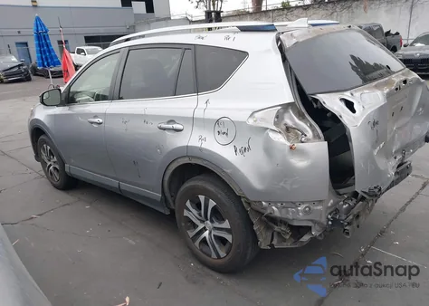 2018 Toyota Rav4 Le z USA, uszkodzony, nr VIN JTMZFREV8JD126387